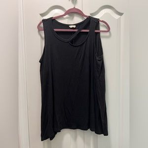 143 Story long sleeve cold shoulder top in size medium